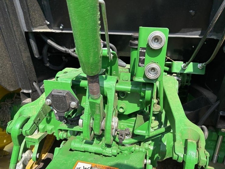 2018-john-deere-5075e-image-13