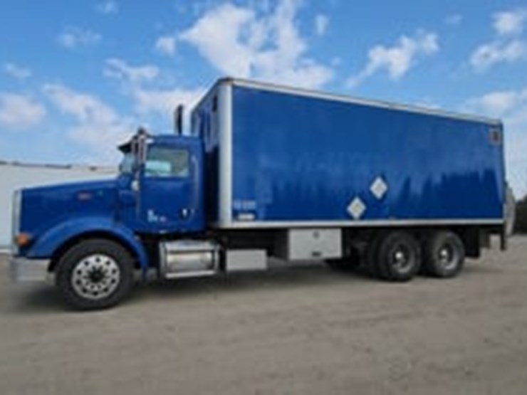 2008-peterbilt-365-image-5