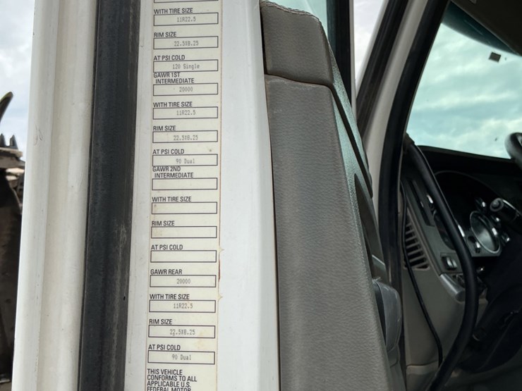 2018-kenworth-t880-image-3