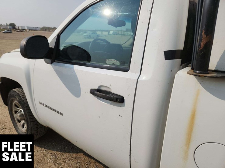 2011-chevrolet-silverado-1500-image-36