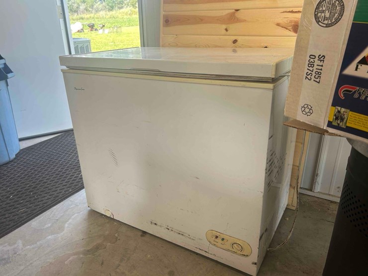 professional-series-chest-freezer-image-3