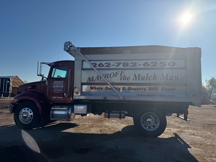 2008-peterbilt-335-image-7