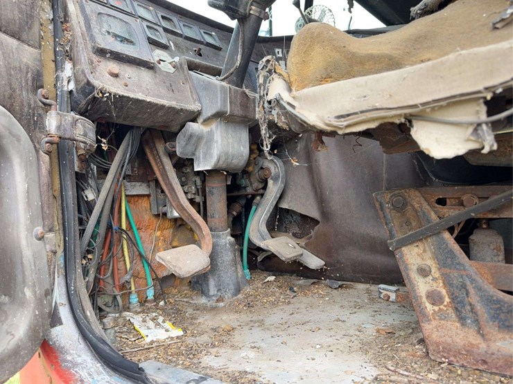 diamond-reo-cabover-image-72