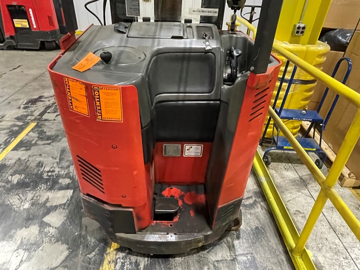 #7154-•-raymond-electric-forklift-image-16