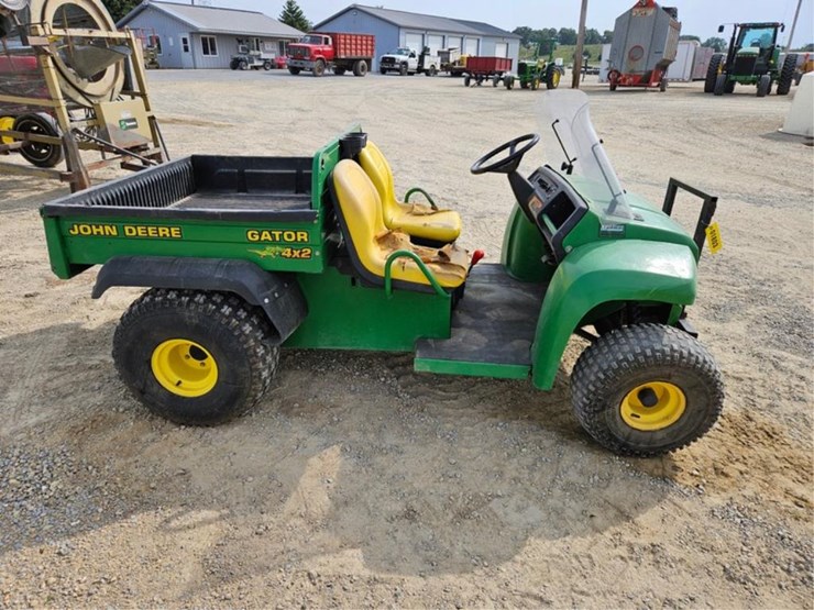john-deere-gator-image-6