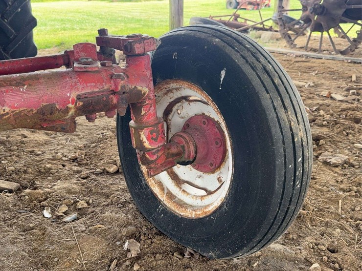 farmall-560-image-10