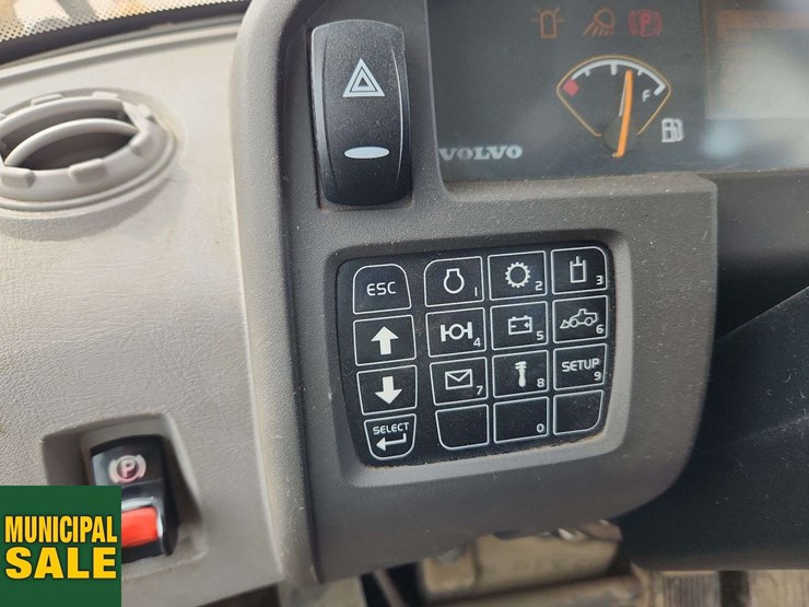 2015-volvo-l70g-image-10