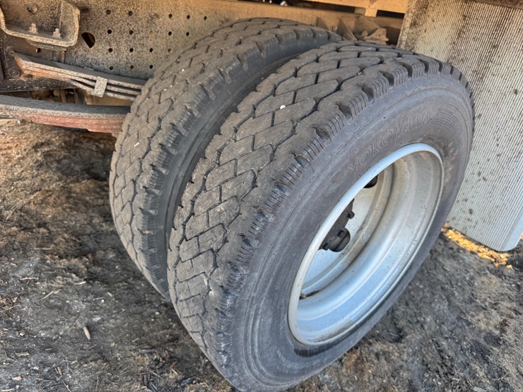 #3240-•-2020-mitsubishi-fuso-canter-truck-(has-wi-title)-(waukesha,-wi)-image-25