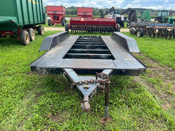 tri-axle-skeleton-trailer-image-2