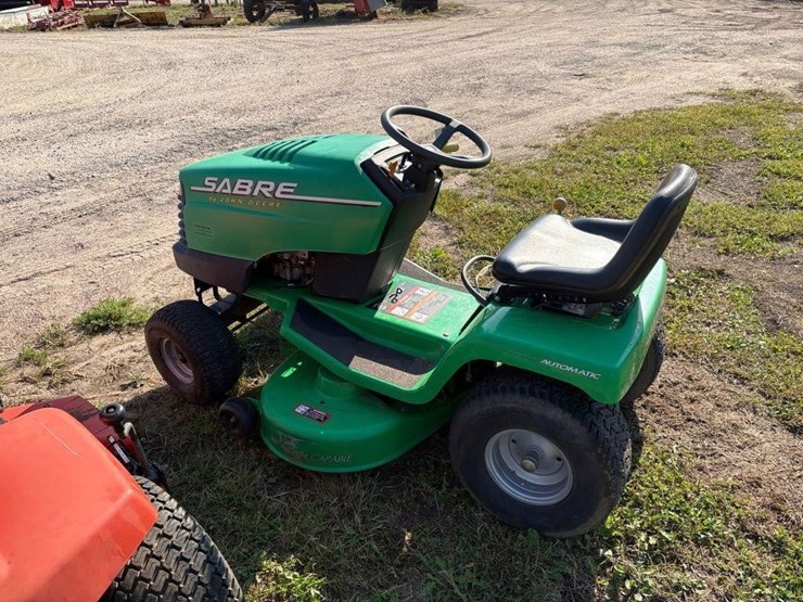 john-deere-la-image-1