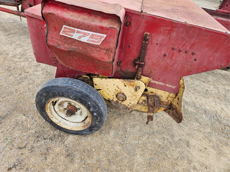new-holland-275-image-17