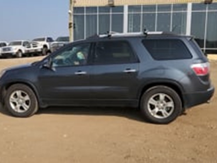 2011-gmc-acadia-image-5