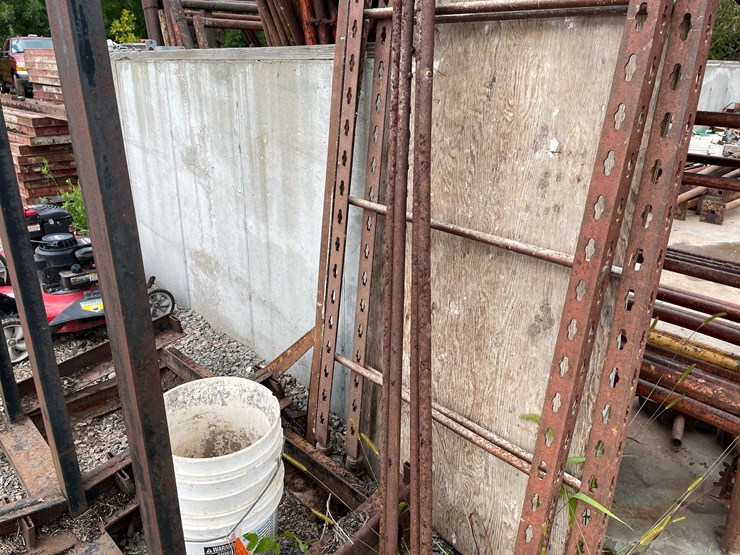 #1333-•-scaffolding-and-concrete-form-rack-image-4