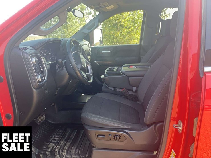 2021-gmc-sierra-2500hd-image-11