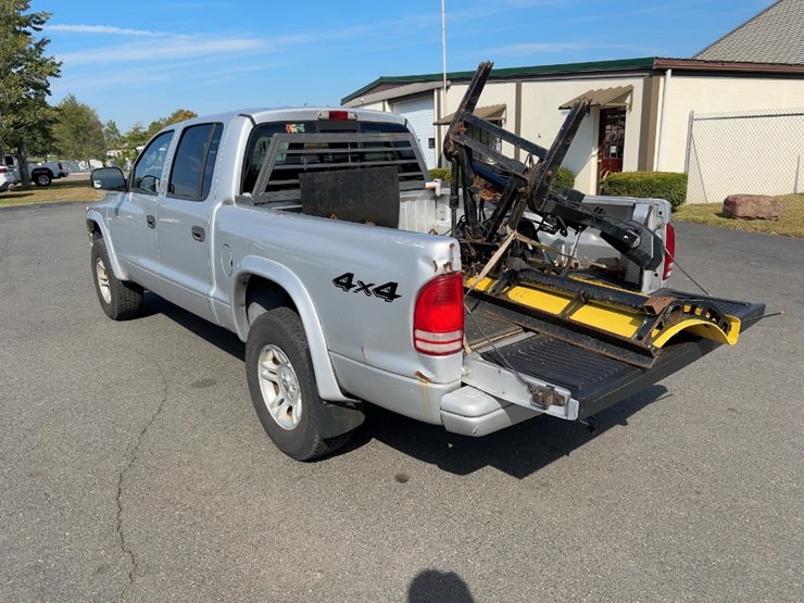 2004-dodge-dakota-slt-image-3