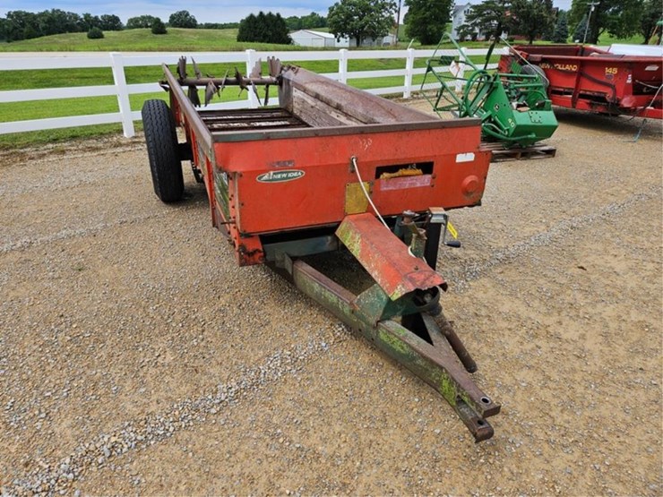 #149-•-new-idea-manure-spreader-image-8