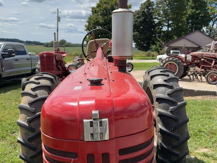 farmall-400-image-13