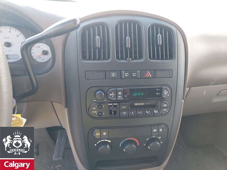 2002-dodge-caravan-image-8