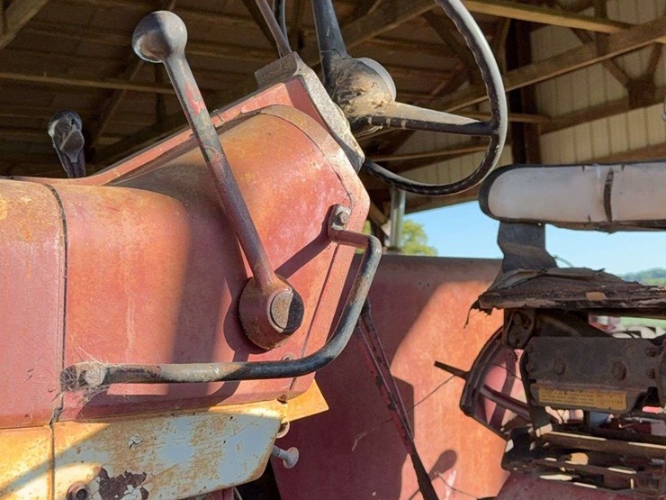 farmall-806-image-36