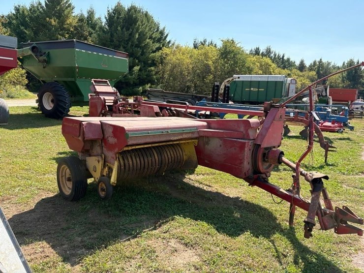 new-holland-273-image-1