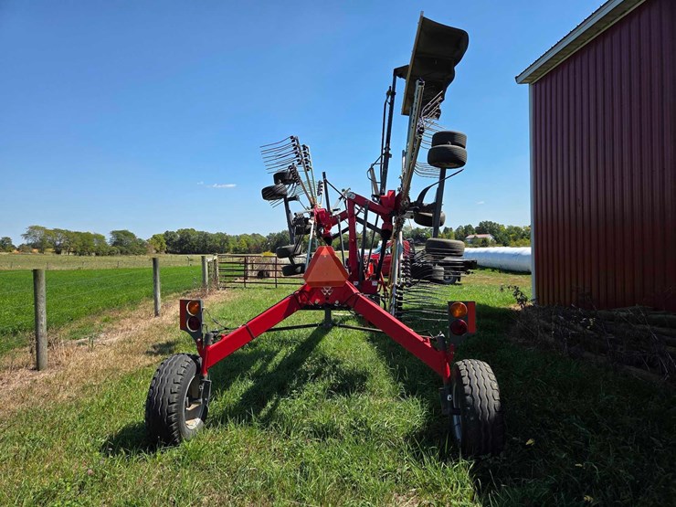 massey-furgeson-rk-662-twin-rotor-rake-image-4