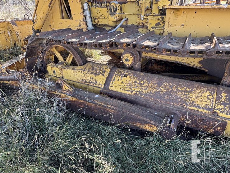 caterpillar-d6-image-2