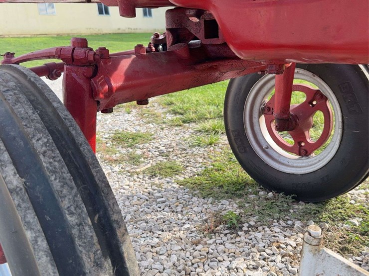 farmall-140-with-belly-mower-image-17