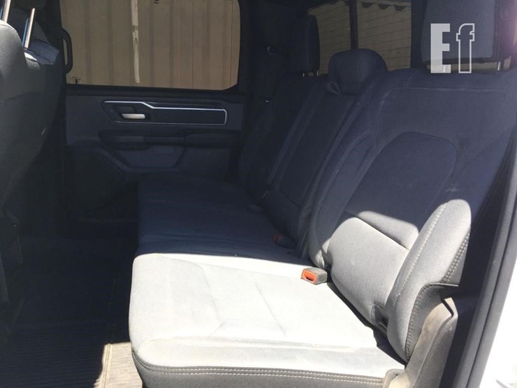 2021-ram-1500-big-horn-image-9