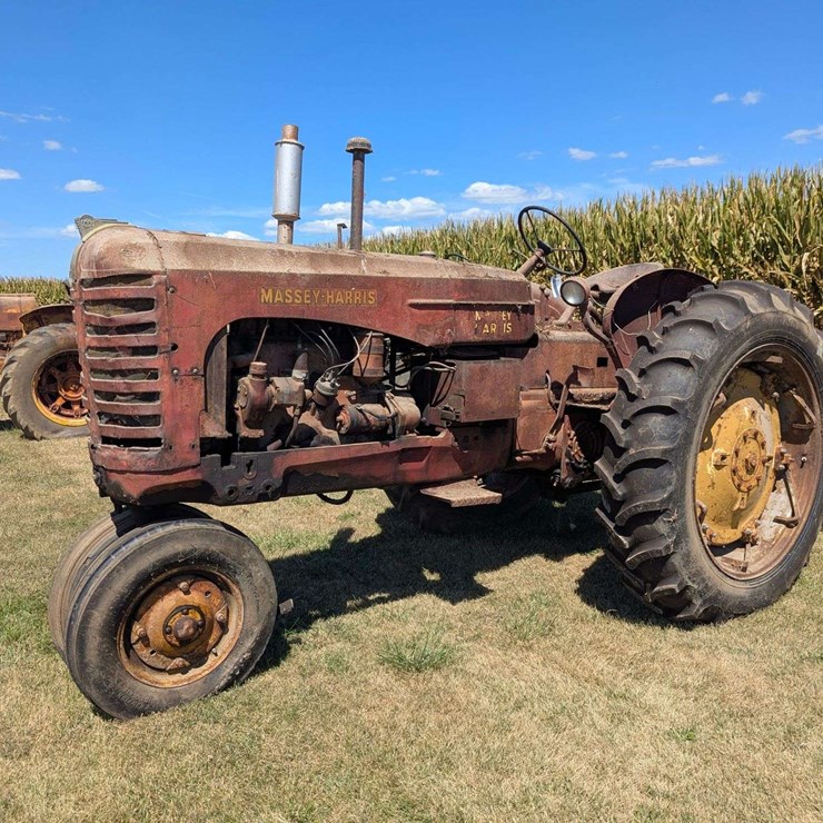 MASSEY-HARRIS 444