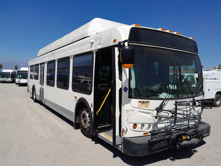 lot#---new-flyer-c40lfr-transit-bus-image-1