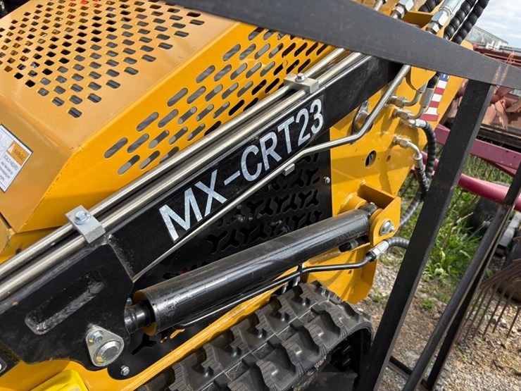 agt-mx-crt23-compact-track-loader-image-3