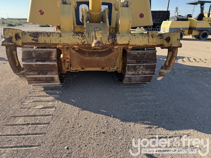 2011-caterpillar-d6k-xl-image-27