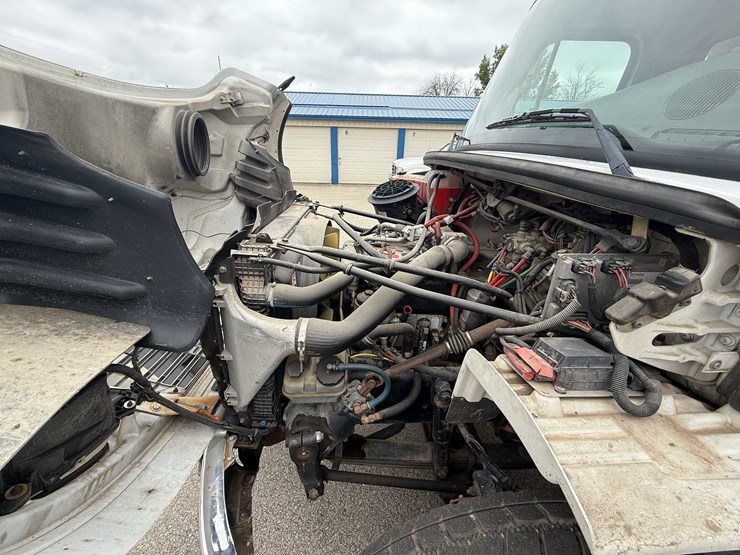 #2500-•-2005-freightliner-boom-truck-(has-wi-title)-(seymour,-wi)-image-72