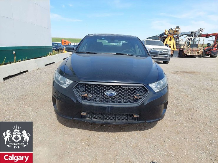 2015-ford-taurus-awd-4dr-sedan-image-18