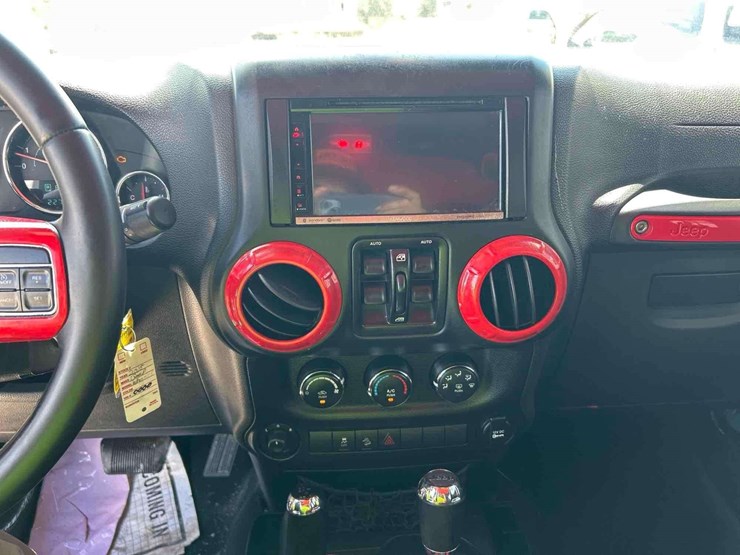 2015-jeep-wrangler-image-16