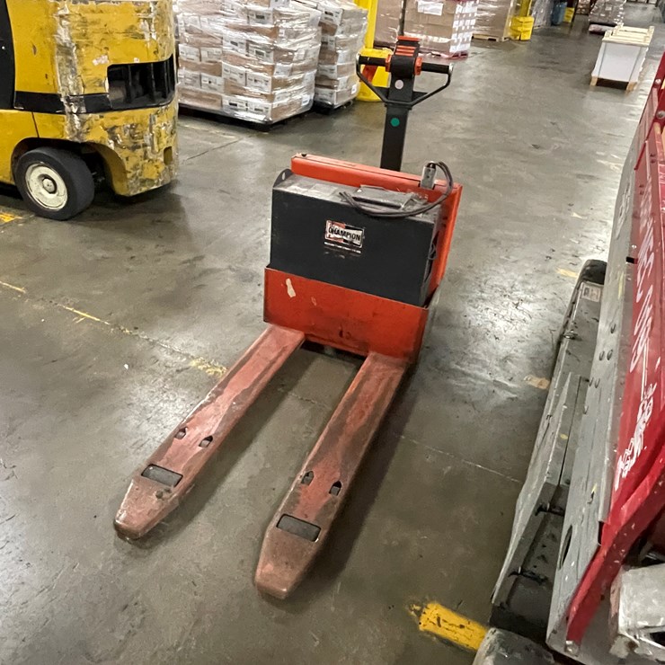 #7160 • Toyota Electric Pallet Jack