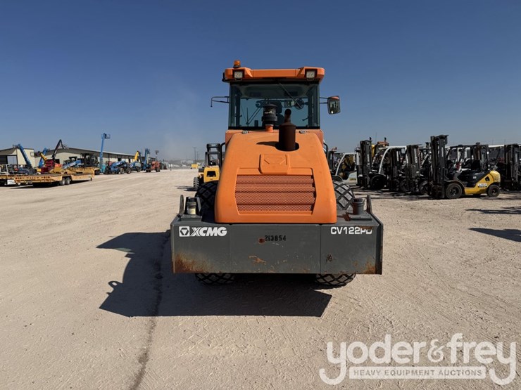 2018-xcmg-cv122pd-image-9