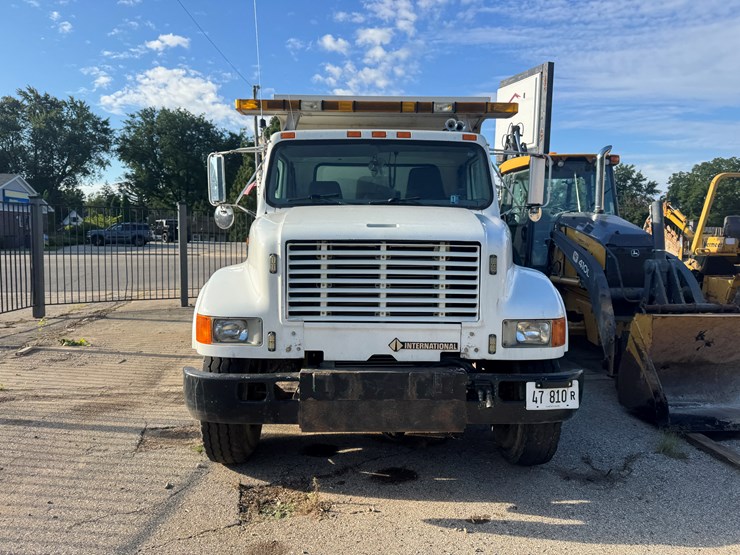 2000-international-4900-image-2