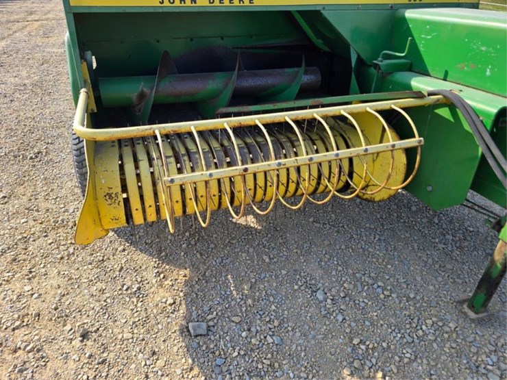 john-deere-336-image-9