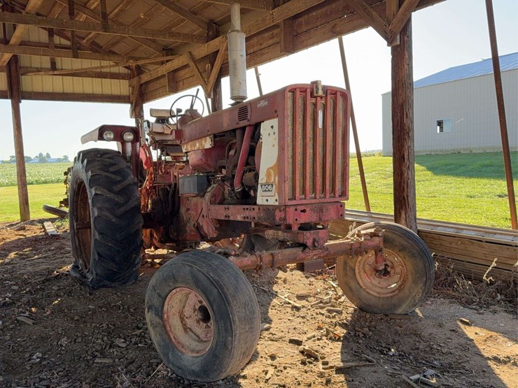 farmall-806-image-9