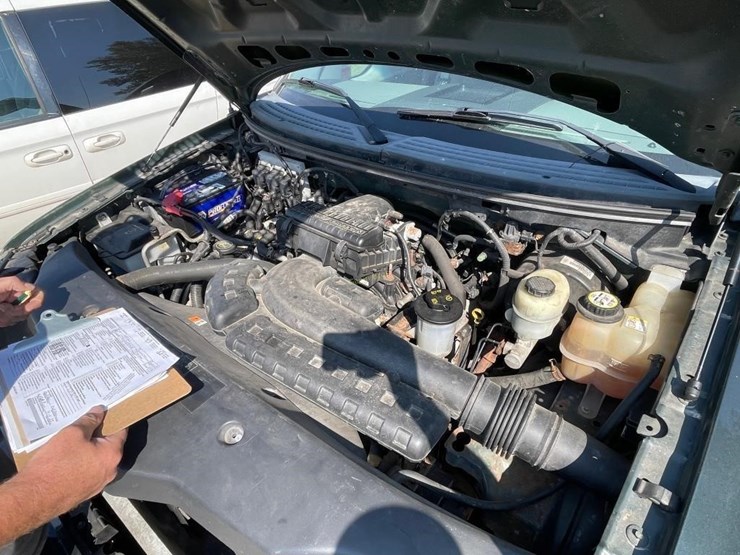 2005-ford-f150-xlt-image-2