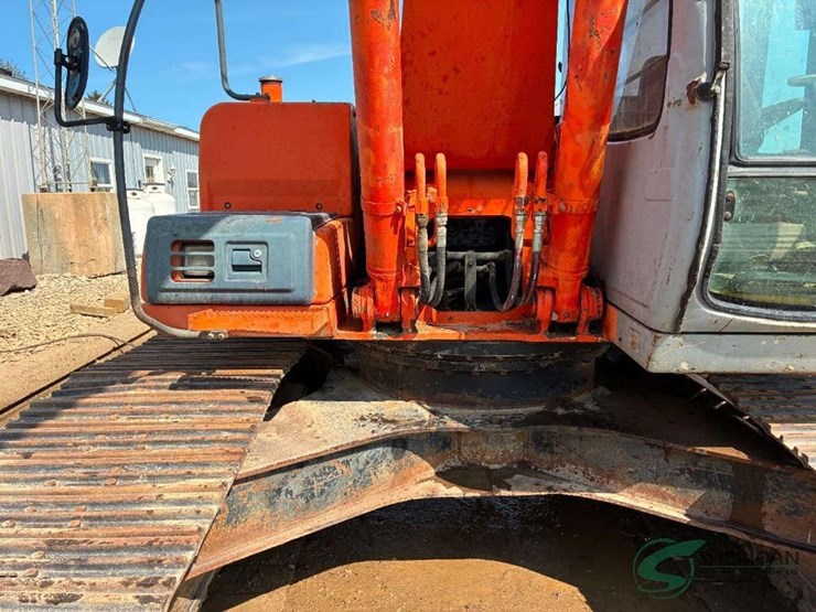 hitachi-ex200-lc-image-12