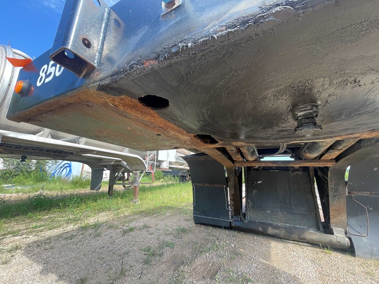 #3032-•-landoll-hauler-lowboy-trailer-(has-wi-title)-(denmark,-wi)-image-22