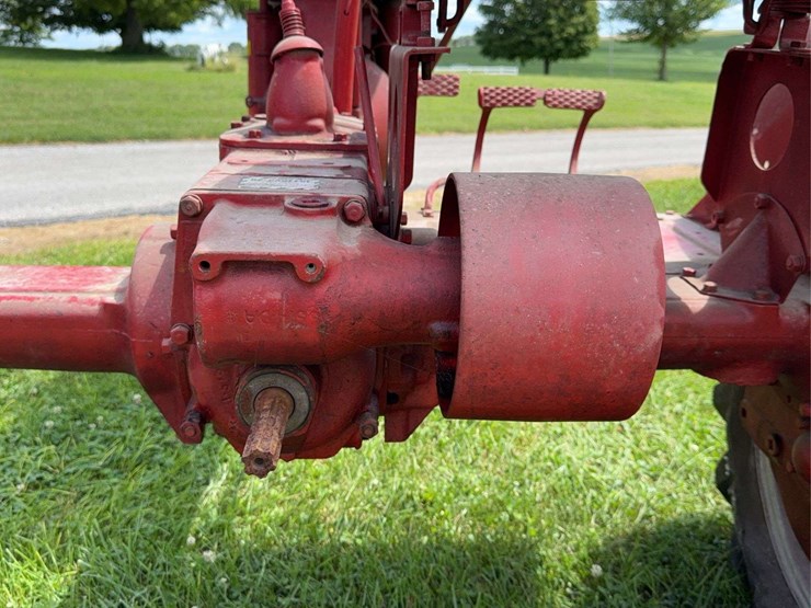farmall-b-image-35