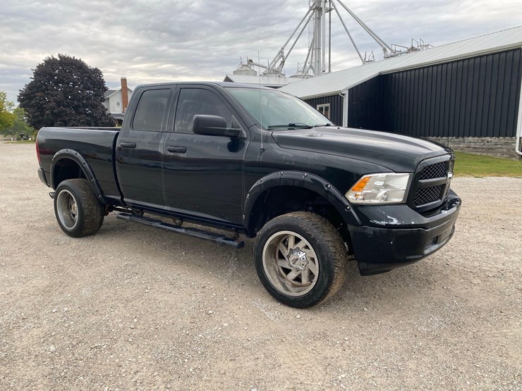 2016-dodge-1500-image-1