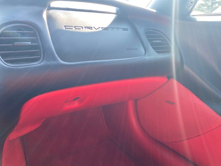 2000-corvette-c5-image-7