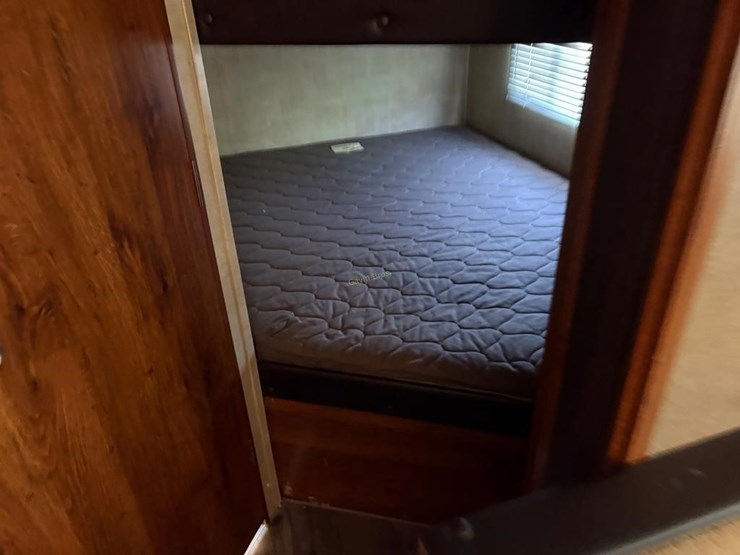 2013-keystone-hideout-28-bhs-camper---no-title-image-11