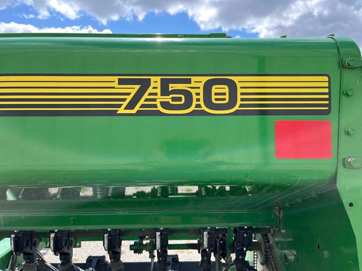 john-deere-750-image-10
