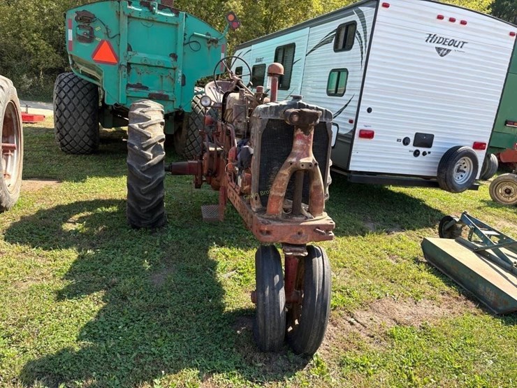 farmall-400-diesel-tractor-for-parts-image-2