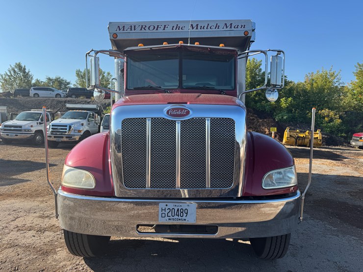 2008-peterbilt-335-image-2